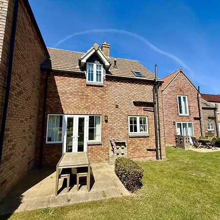 The Wagging Wave - Part Of The The Bay Village With Pool, Gym And Direct Access, Pub, Restaurant, Tennis And Meadows Walks *