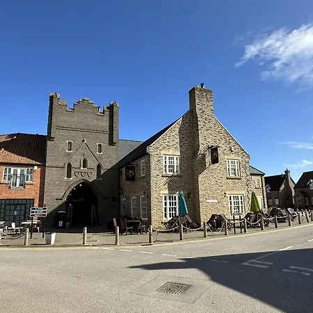 The Wagging Wave - Part Of The The Bay Village With Pool, Gym And Direct Access, Pub, Restaurant, Tennis And Meadows Walks Dom wakacyjny