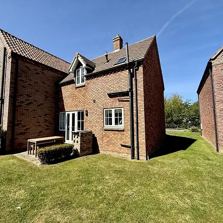 The Wagging Wave - Part Of The The Bay Village With Pool, Gym And Direct Access, Pub, Restaurant, Tennis And Meadows Walks *