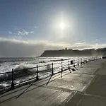 Dom wakacyjny The Wagging Wave - Part Of The The Bay Village With Pool, Gym And Direct Access, Pub, Restaurant, Tennis And Meadows Walks