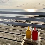 Dom wakacyjny The Wagging Wave - Part Of The The Bay Village With Pool, Gym And Direct Access, Pub, Restaurant, Tennis And Meadows Walks Filey