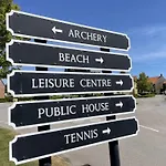 The Wagging Wave - Part Of The The Bay Village With Pool, Gym And Direct Access, Pub, Restaurant, Tennis And Meadows Walks