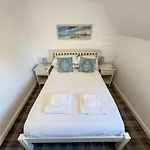 Dom wakacyjny The Wagging Wave - Part Of The The Bay Village With Pool, Gym And Direct Access, Pub, Restaurant, Tennis And Meadows Walks