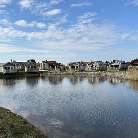 The Wagging Wave - Part Of The The Bay Village With Pool, Gym And Direct Access, Pub, Restaurant, Tennis And Meadows Walks Holiday home *