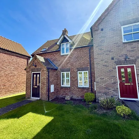 The Wagging Wave - Part Of The The Bay Village With Pool, Gym And Direct Access, Pub, Restaurant, Tennis And Meadows Walks Filey