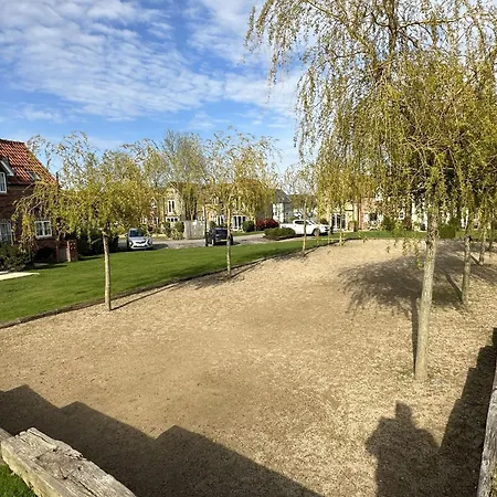 The Wagging Wave - Part Of The The Bay Village With Pool, Gym And Direct Access, Pub, Restaurant, Tennis And Meadows Walks * Filey