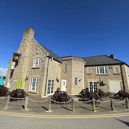 Dom wakacyjny The Wagging Wave - Part Of The The Bay Village With Pool, Gym And Direct Access, Pub, Restaurant, Tennis And Meadows Walks Filey