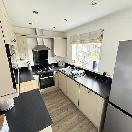 The Wagging Wave - Part Of The The Bay Village With Pool, Gym And Direct Access, Pub, Restaurant, Tennis And Meadows Walks Holiday home Filey