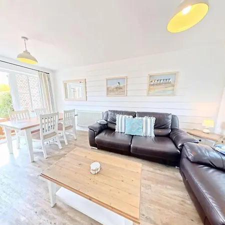 The Wagging Wave - Part Of The The Bay Village With Pool, Gym And Direct Access, Pub, Restaurant, Tennis And Meadows Walks