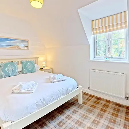 The Wagging Wave - Part Of The The Bay Village With Pool, Gym And Direct Access, Pub, Restaurant, Tennis And Meadows Walks Filey